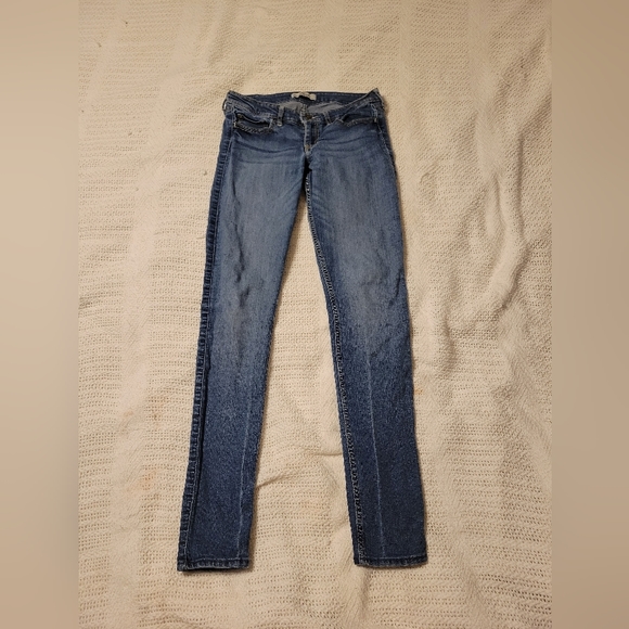 HOLLISTER MID RISE MEDIUM WASH DENIM JEANS - Picture 1 of 9